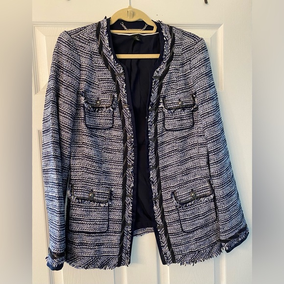 White House Black Market Jackets & Blazers - WHITE HOUSE BLACK MARKET WHBM Size 12 Navy Light Blue Tweed Blazer Silver Chain